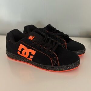 DC Men's Gaveler Low Shoe Skate size 13. Orange and black